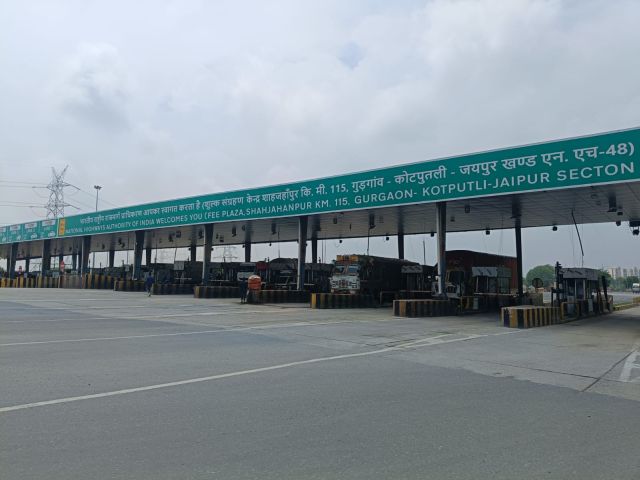 ​Sahakar Global Limited at Shahjahanpur NHAI Toll Caught Issuing Unauthorised Tickets to Overloaded Vehicles in Violation of NHAI Guidelines