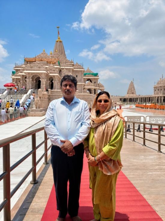 ​Senior Journalist Rakesh Singh and Parul Singh Visit Shri Ram Janmabhoomi Temple in Ayodhya